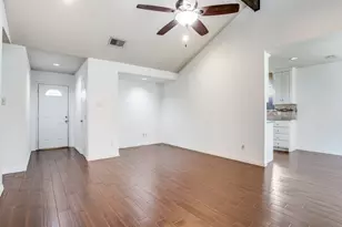 209 Ginger Ln, Euless, TX 76039 - Photo 4