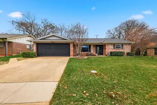 324 Moore Creek Rd, Hurst, TX 76053 - Photo 2