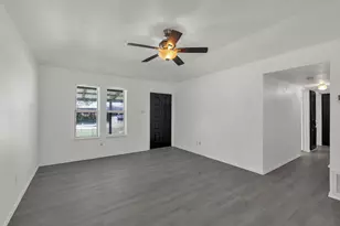 441 White Oak Ln, Burleson, TX 76028 - Photo 10