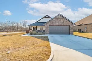 100 Wiley St, Stephenville, TX 76401 - Photo 2