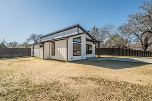 112 Stevens St, Bridgeport, TX 76426 - Photo 2