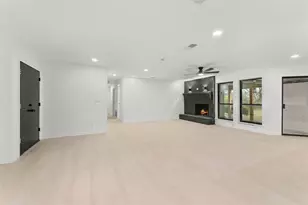 328 E Pleasant Run Rd, DeSoto, TX 75115 - Photo 12