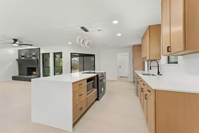 328 E Pleasant Run Road, DeSoto, TX 75115 - Photo 8