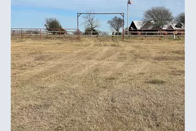 301 Blue Ribbon Road, Waxahachie, TX 75165 - Photo 18