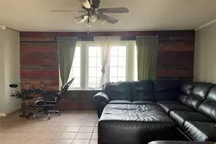 301 Blue Ribbon Rd, Waxahachie, TX 75165 - Photo 6