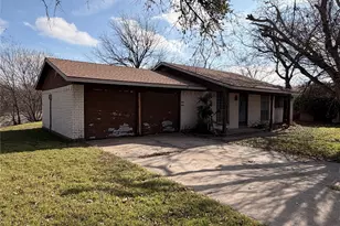 409 Opal St, Saginaw, TX 76179 - Photo 2