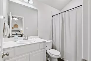 6405 Graceland Dr, Greenville, TX 75402 - Photo 14