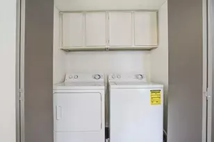 9520 Royal Ln, Dallas, TX 75243 - Photo 10