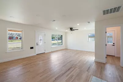 2205 Elmwood Boulevard, Dallas, TX 75224 - Photo 4