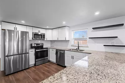 1700 S Edgewood Terrace, Fort Worth, TX 76105 - Photo 12