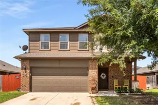 2841 Pacifico Wy, Fort Worth, TX 76111 - Photo 2