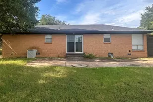 1121 E Coke, Hamilton, TX 76531 - Photo 2
