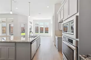 313 Trinity Ct, Shady Shores, TX 76208 - Photo 10