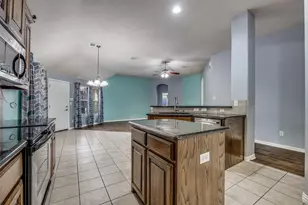 1310 Caroline Dr, Princeton, TX 75407 - Photo 8