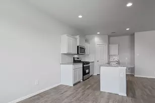 208 Affirmed Ct, Granbury, TX 76049 - Photo 10