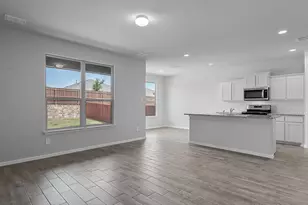 208 Affirmed Ct, Granbury, TX 76049 - Photo 12