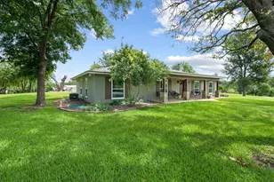 250 Lakeview Ct, Weatherford, TX 76088 - Photo 1