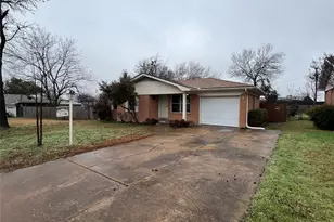 2106 Loy St, Sherman, TX 75090 - Photo 2