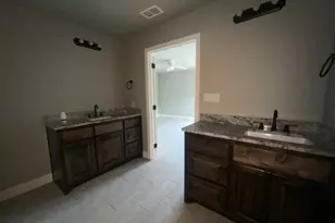 2301 Creek Dr, Granbury, TX 76048 - Photo 12