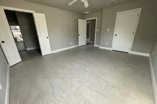 2301 Creek Dr, Granbury, TX 76048 - Photo 10