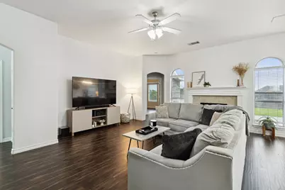 707 Bayshore Drive, Mansfield, TX 76063 - Photo 4