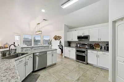 707 Bayshore Drive, Mansfield, TX 76063 - Photo 8