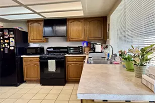 7302 Hardwood Trail, Dallas, TX 75249 - Photo 4