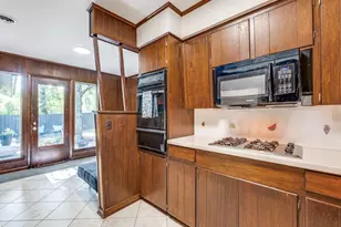 9052 Fringewood Dr, Dallas, TX 75228 - Photo 14