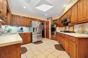 802 Katherine Ct, Cedar Hill, TX 75104 - Photo 2