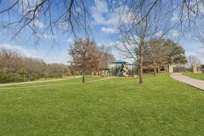 7600 Chestnut Drive, North Richland Hills, TX 76182 - Photo 34