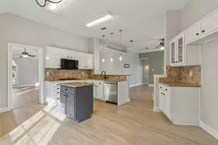 7600 Chestnut Dr, North Richland Hills, TX 76182 - Photo 12