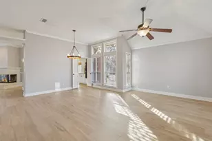 7600 Chestnut Dr, North Richland Hills, TX 76182 - Photo 4