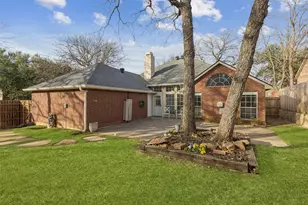 7600 Chestnut Dr, North Richland Hills, TX 76182 - Photo 28