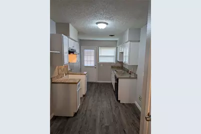 5325 Hensley Drive, Fort Worth, TX 76134 - Photo 8