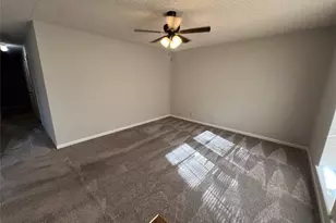 2301 N Woods St, Sherman, TX 75092 - Photo 2