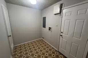 2301 N Woods St, Sherman, TX 75092 - Photo 8