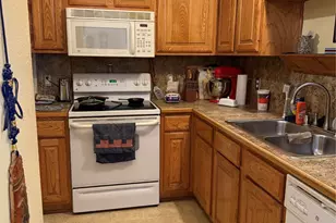 505 Maple St, Aubrey, TX 76227 - Photo 10