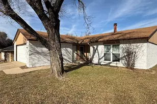 6603 Blackberry Dr, Arlington, TX 76016 - Photo 2