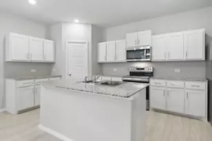 3029 Maple Orch Ln, Fort Worth, TX 76140 - Photo 2