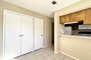 929 W Hickory St, Denton, TX 76201 - Photo 10