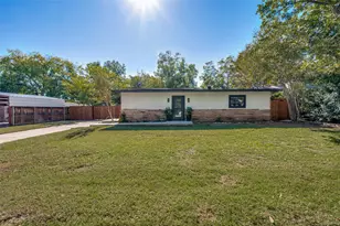 718 Glen Rhea Dr, Lake Dallas, TX 75065 - Photo 1