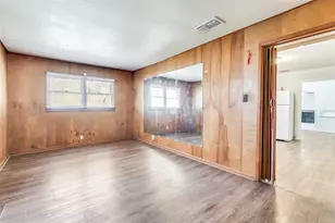 402 W Grauwyler Rd, Irving, TX 75061 - Photo 10