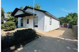 715 W Monterey St, Denison, TX 75020 - Photo 2