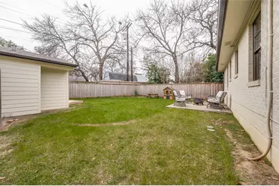 416 Lakeside Drive, Irving, TX 75062 - Photo 20