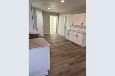 916 W Elizabeth Drive, Robinson, TX 76706 - Photo 8