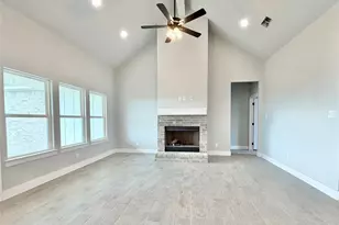 2008 Collin St, Weatherford, TX 76085 - Photo 4