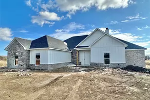 2008 Collin St, Weatherford, TX 76085 - Photo 2