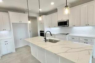 2008 Collin St, Weatherford, TX 76085 - Photo 6