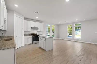 2021 Eva Street, Grand Prairie, TX 75051 - Photo 8