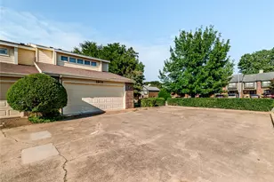 1902 Shorewood Dr, Grapevine, TX 76051 - Photo 2